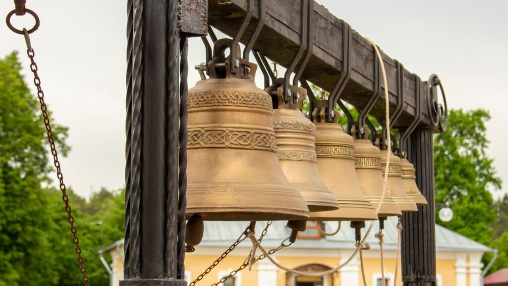 Traditional Bell Ringer